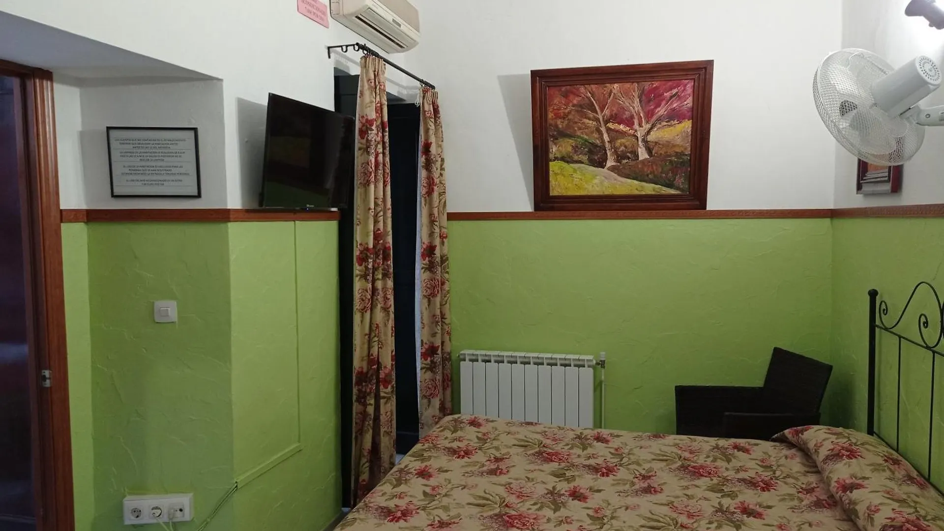 Hostal Manolo El Puerto de Santa Maria 0*,