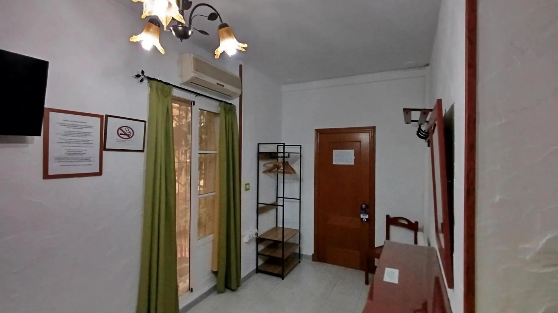 Hostal Manolo El Puerto de Santa Maria Guest house